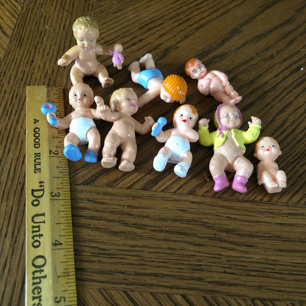 Assorted Dollhouse Babies - Picture 6 of 6